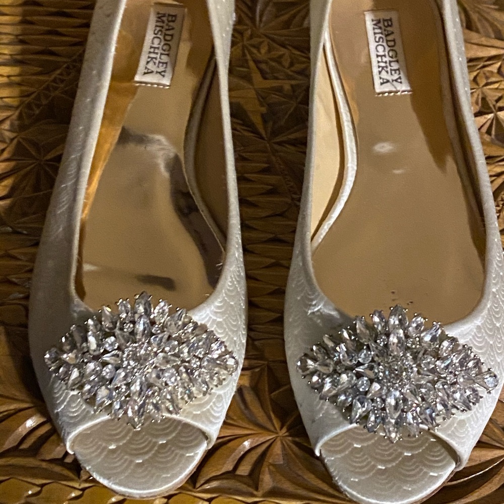 Badgley Mischka flats